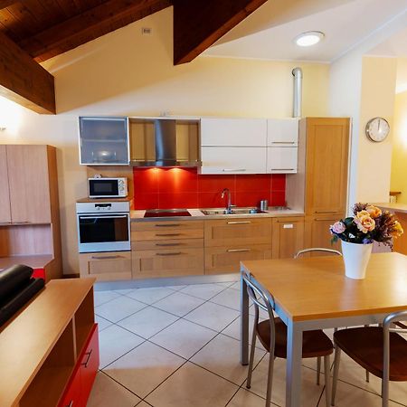 Residenza Il Castello Apartment Сондрио Екстериор снимка