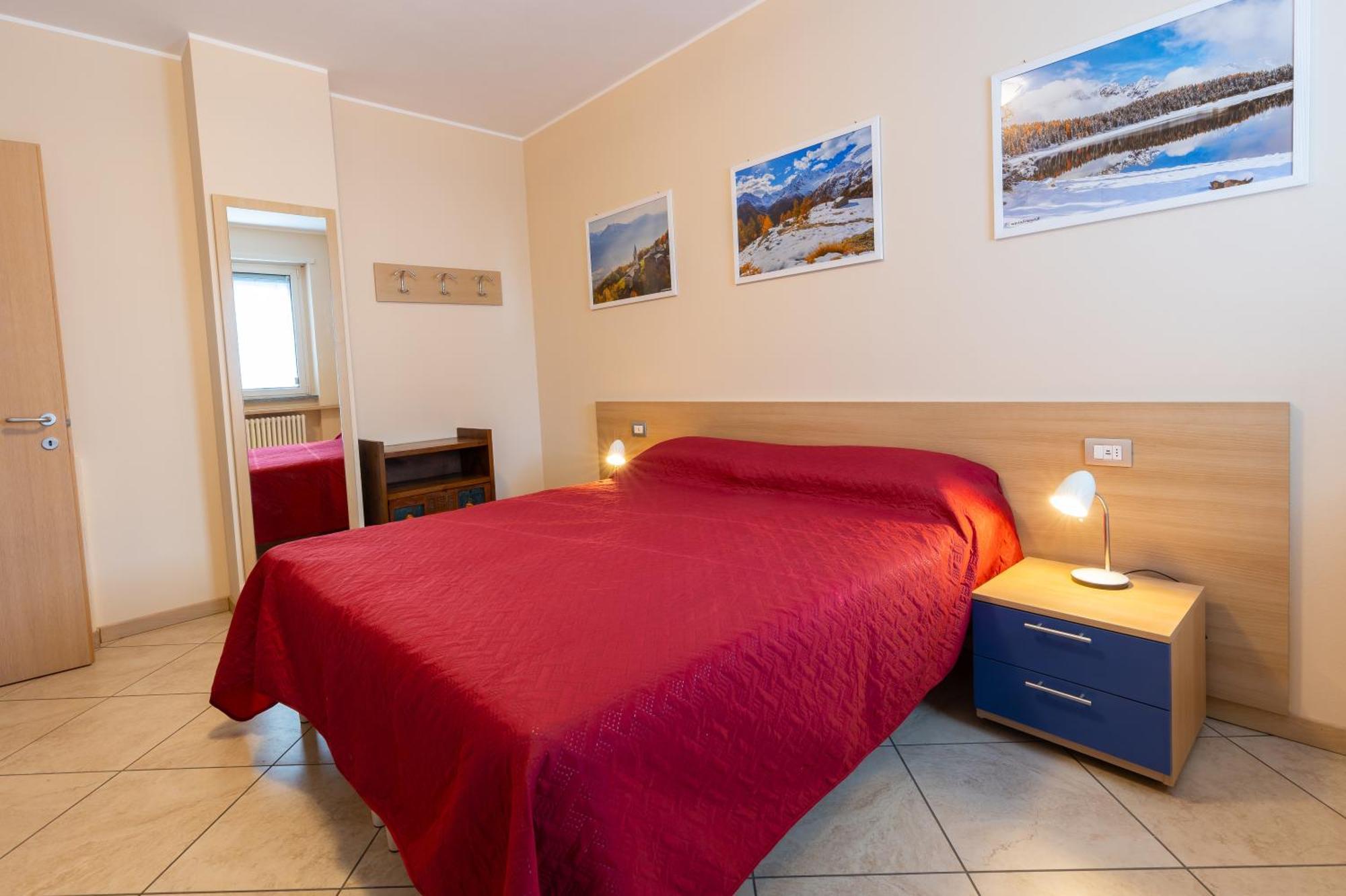 Residenza Il Castello Apartment Сондрио Екстериор снимка