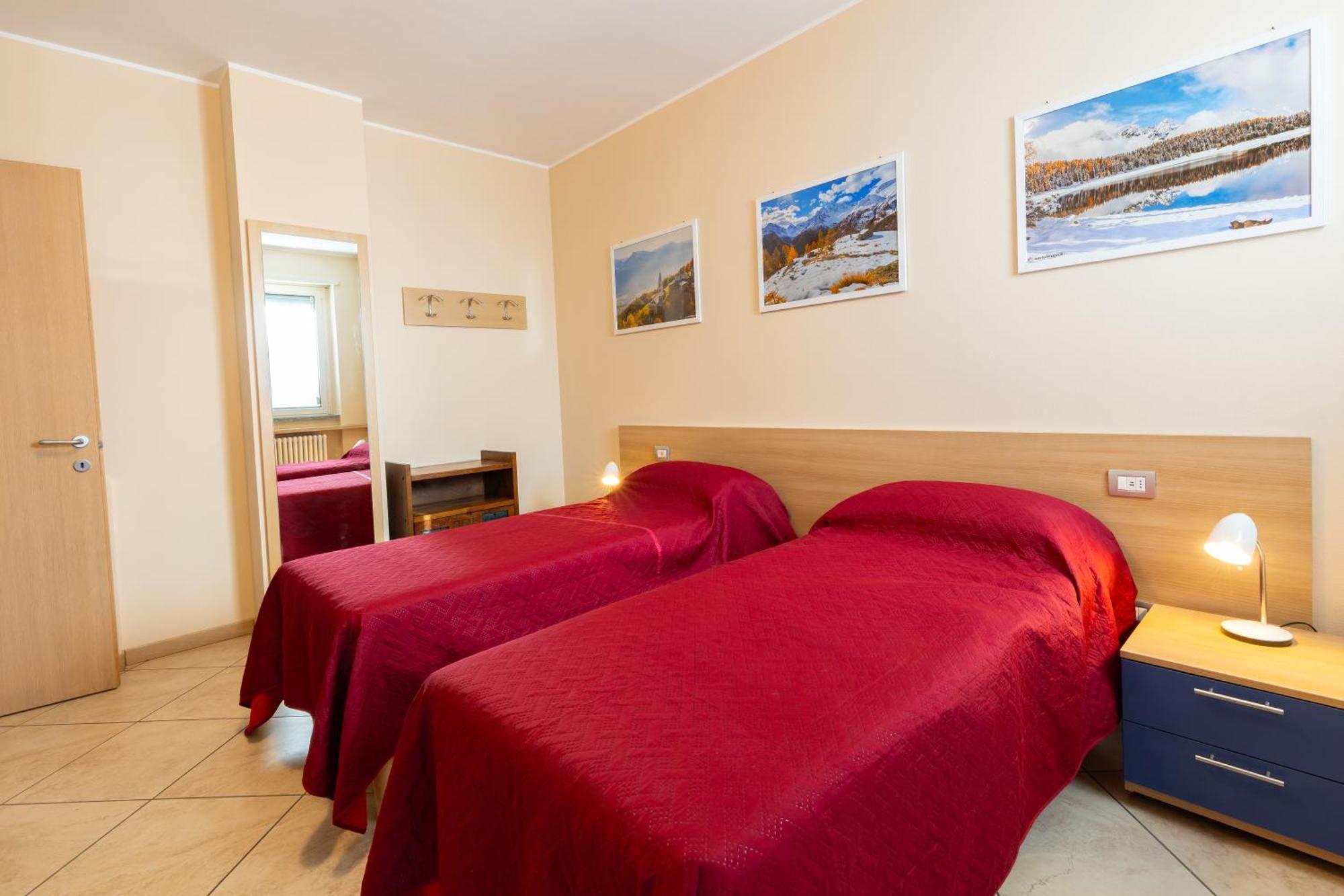Residenza Il Castello Apartment Сондрио Екстериор снимка
