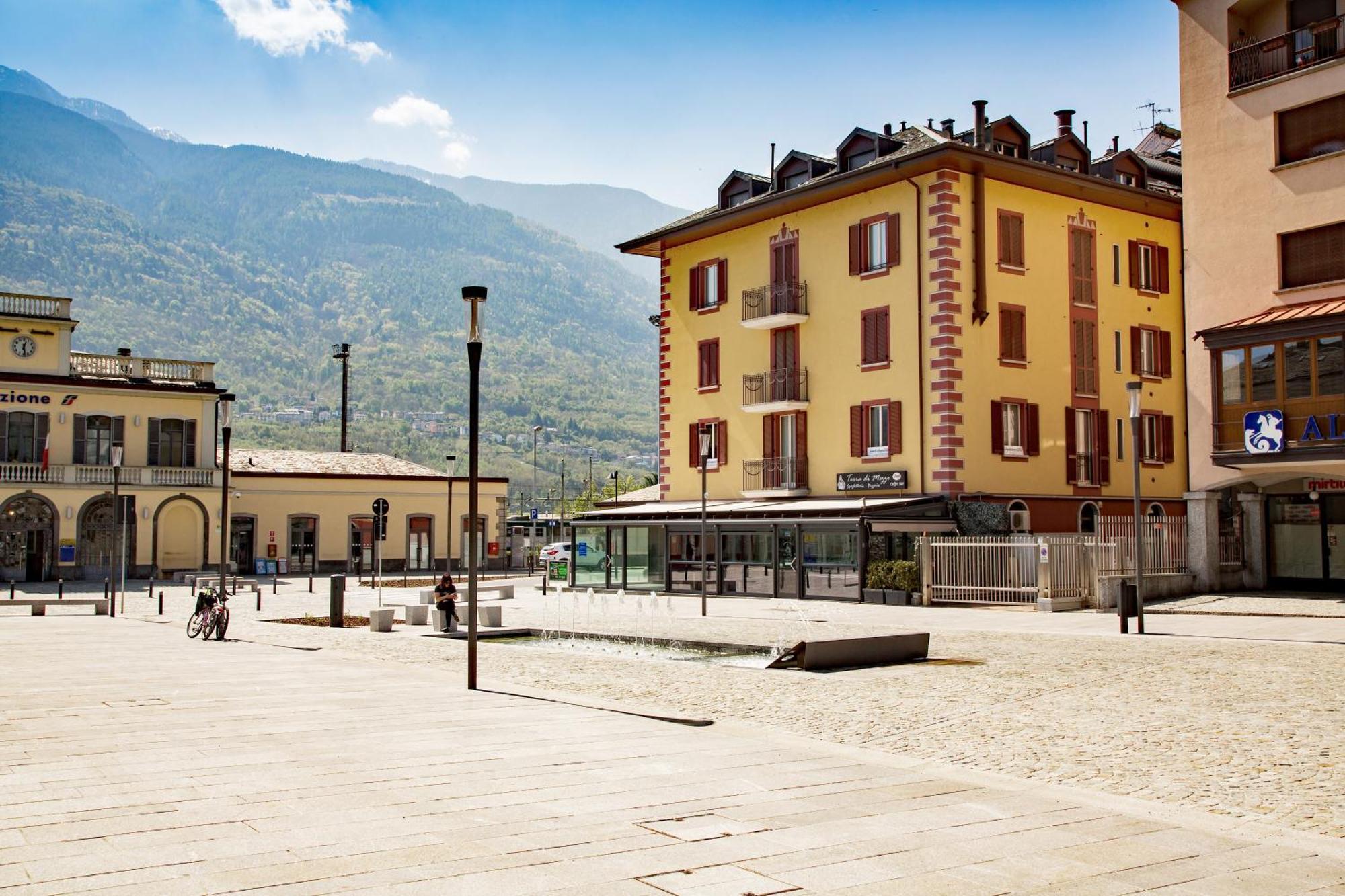 Residenza Il Castello Apartment Сондрио Екстериор снимка